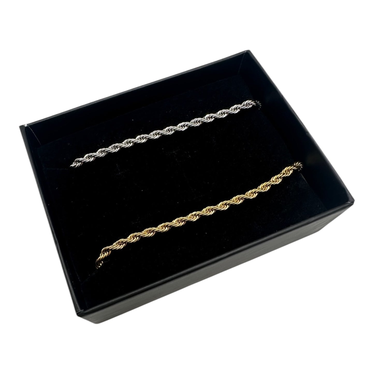 MAMÁ (necklace and bracelets)