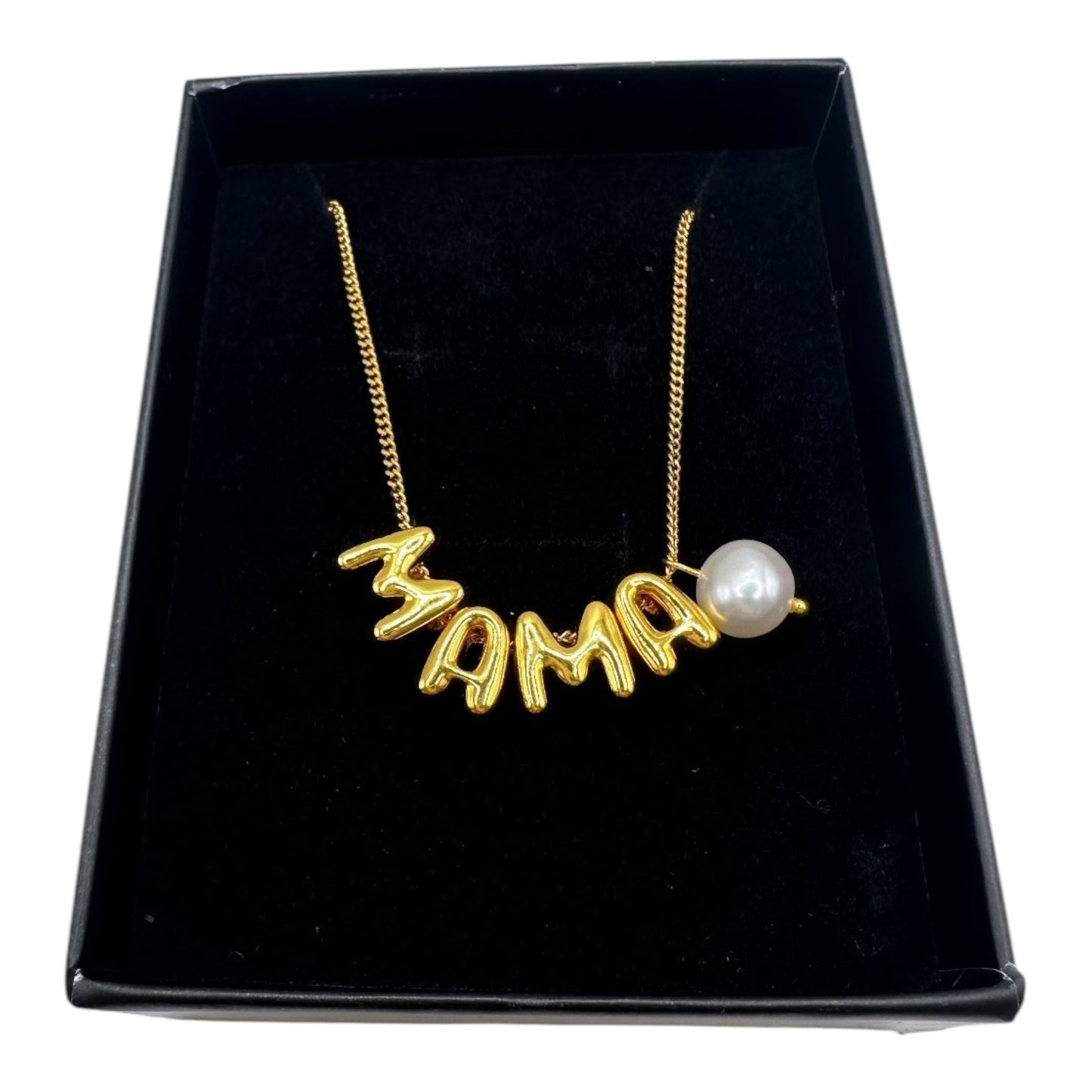 MAMÁ (necklace and bracelets)